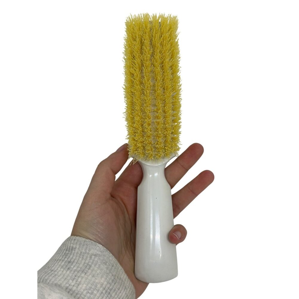 VTG White Handle Brush Yellow Bristles Durable Sturdy Utility Scrub 8" Cleaning‎